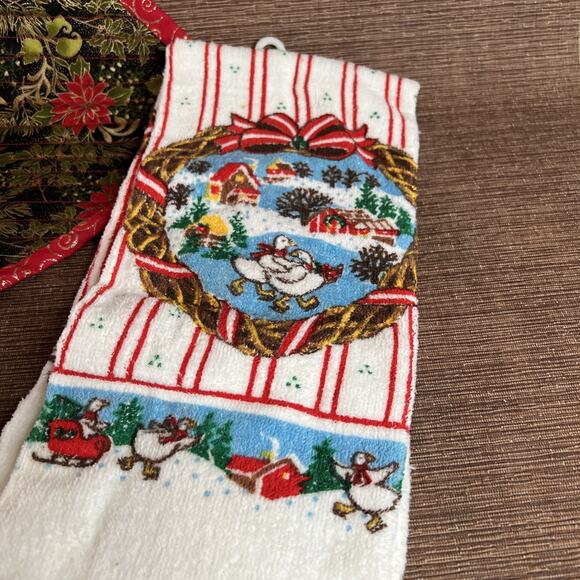 Vintage NOS Christmas Kitchen Towels and Hot Pad-Unused Holiday Set – Grannycore - Picture 3 of 5